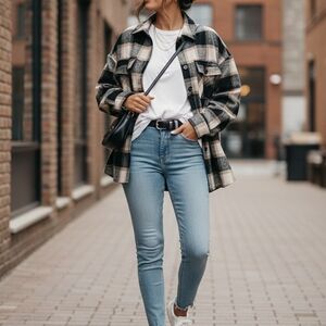 Zara Jeans Raw Hem Mid Waist Cotton Size 2